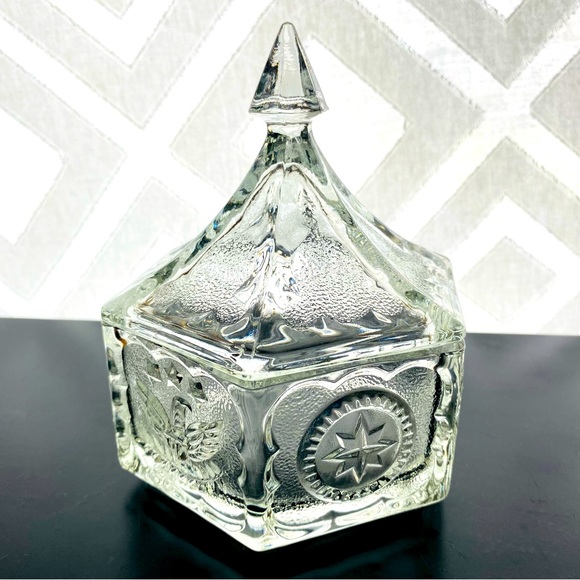 Indiana Glass Co. Eagle & Star Depression Glass Americana Lidded Candy Dish - Picture 2 of 4